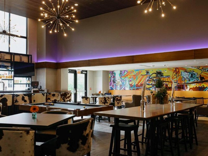 Revel Hotel Des Moines Urbandale, Tapestry Collection by Hiltonの写真