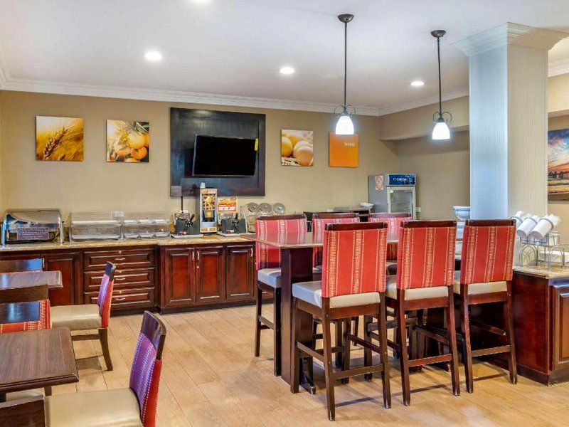 コンフォート イン & スイーツ ハンティントン ビーチ (Comfort Inn & Suites Huntington Beach)の写真