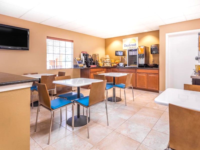 デイズ イン バイ ウィンダム トレントン (Days Inn by Wyndham Trenton)の写真