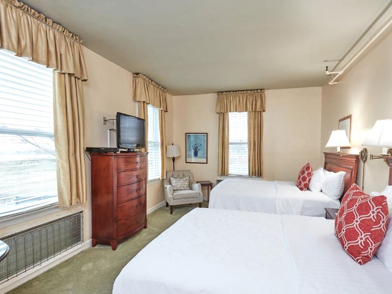 The Inn at Longshoreの写真