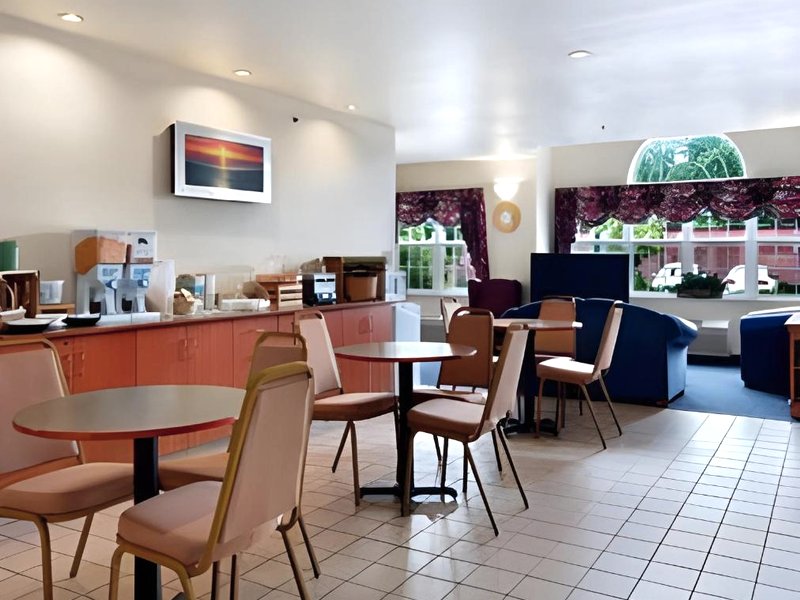 Americas Best Value Inn & Suites Racineの写真