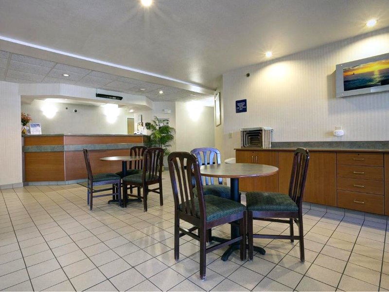 Americas Best Value Inn & Suites Racineの写真