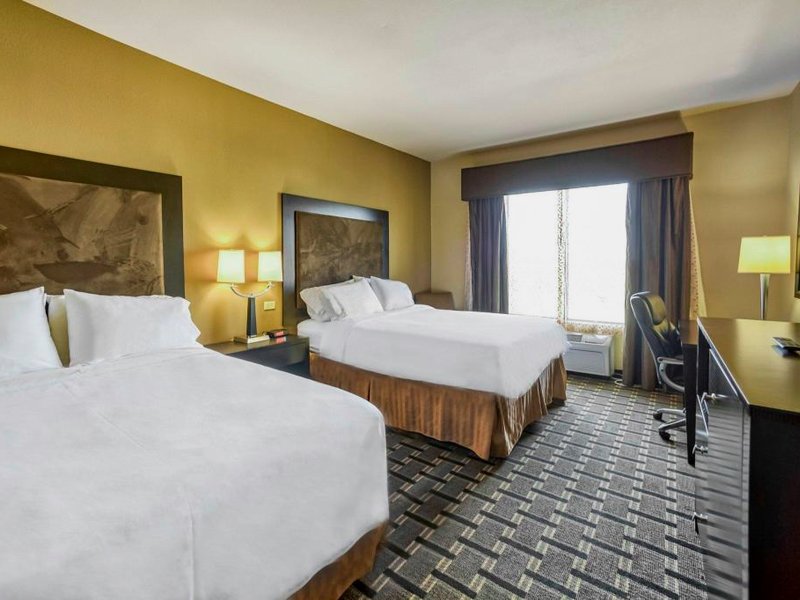 Holiday Inn Express and Suites Beeville By IHGの写真