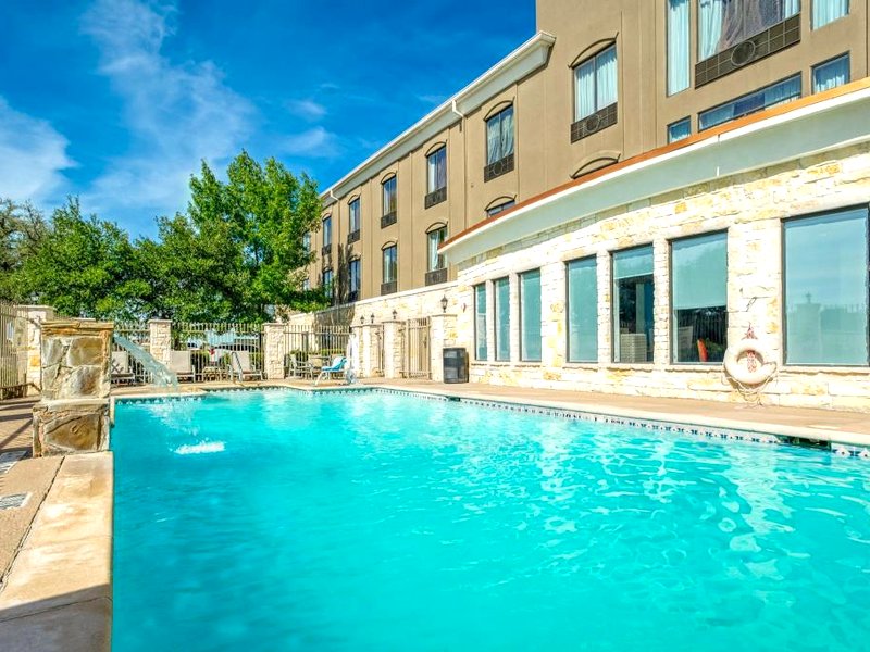 Holiday Inn Express and Suites Beeville By IHGの写真