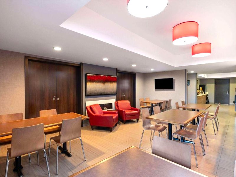 マイクロテル イン&スイーツ バイ ウィンダム カークランド レイク (Microtel Inn & Suites by Wyndham Kirkland Lake)の写真