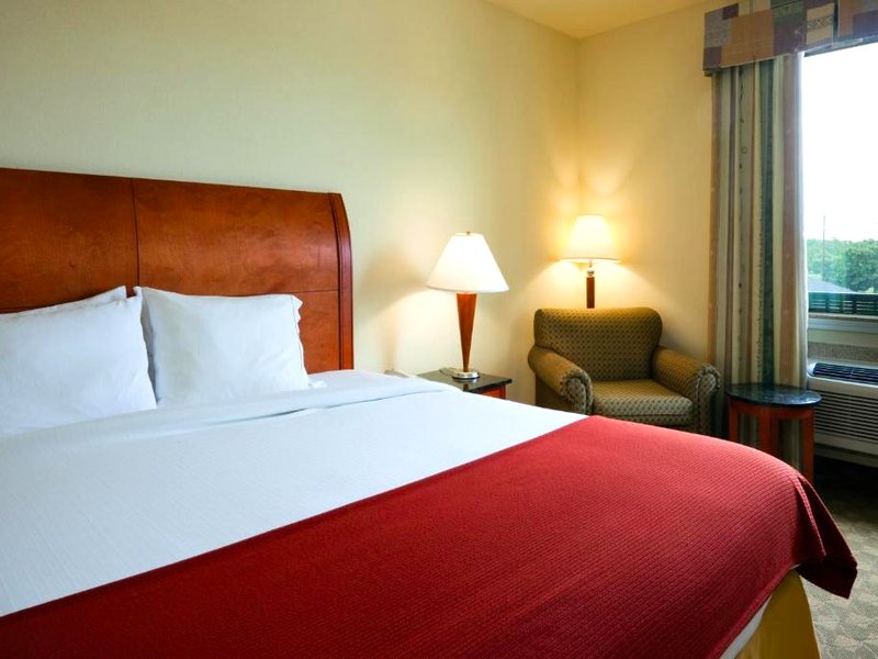 Holiday Inn Express Hotel and Suites Fairfield-North By IHGの写真