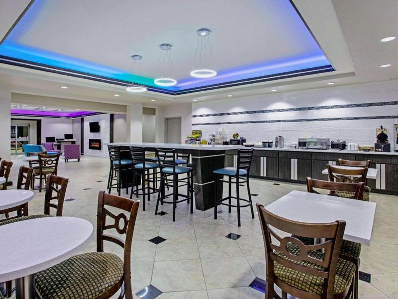 La Quinta Inn & Suites by Wyndham Fairfield TXの写真