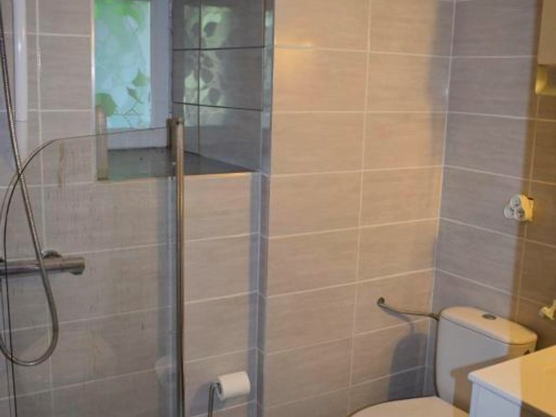 Chalet climatisé en bordure de rivière mansardée (Chalet climatise en bordure de riviere mansardee)の写真