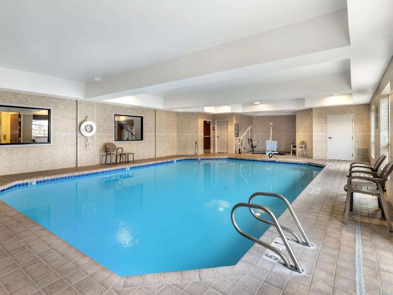 コンフォート スイーツ レッドモンド エアポート (Comfort Suites Redmond Airport)の写真