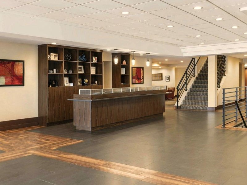 フォー ポインツ バイ シェラトン ミルウォーキー エアポート (Four Points by Sheraton Milwaukee Airport)の写真