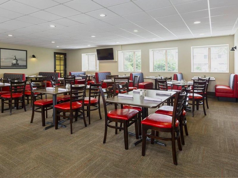 フォー ポインツ バイ シェラトン ミルウォーキー エアポート (Four Points by Sheraton Milwaukee Airport)の写真