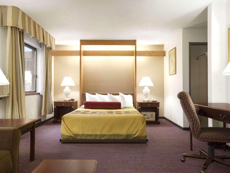 スーパー 8 バイ ウインダム ミルウォーキー エアポート (Super 8 By Wyndham Milwaukee Airport)の写真