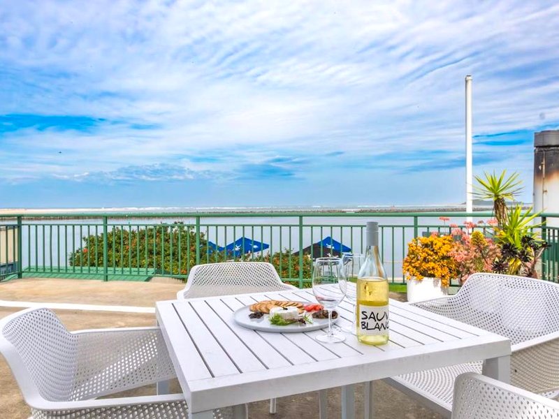 The Happy Pelican Harrington Hotelの写真