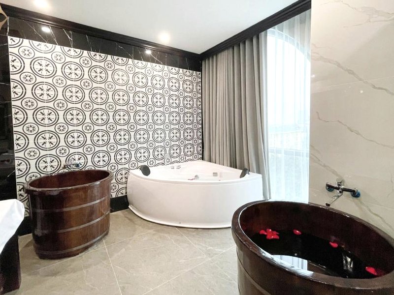 クアドン ラグジュアリー ホテル (Cua Dong Luxury Hotel)の写真