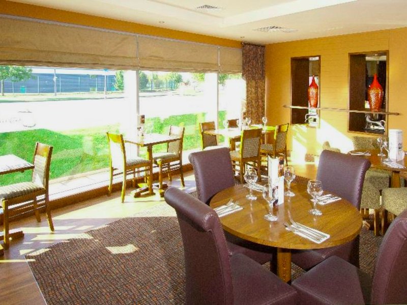 Premier Inn Liverpool John Lennon Airportの写真