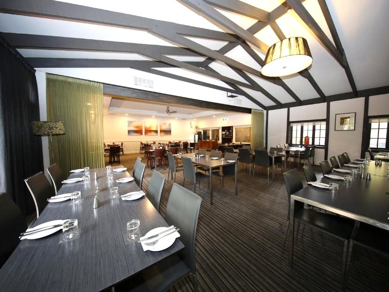 Mahogany Inn and Distilleryの写真