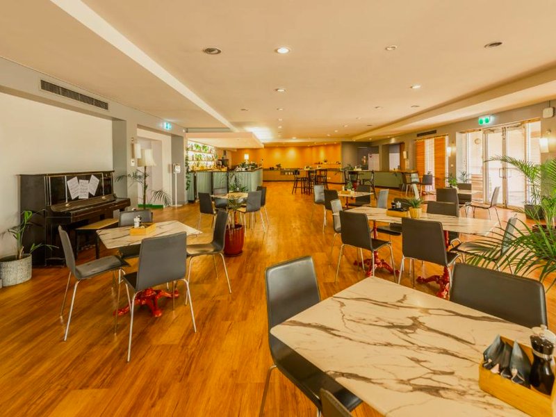 The Continental Hotelの写真