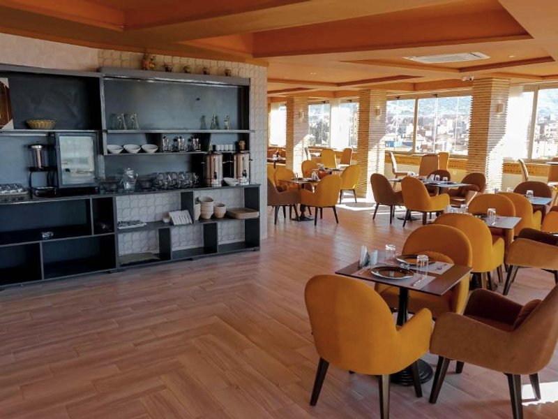 Hotel Golden Floraの写真