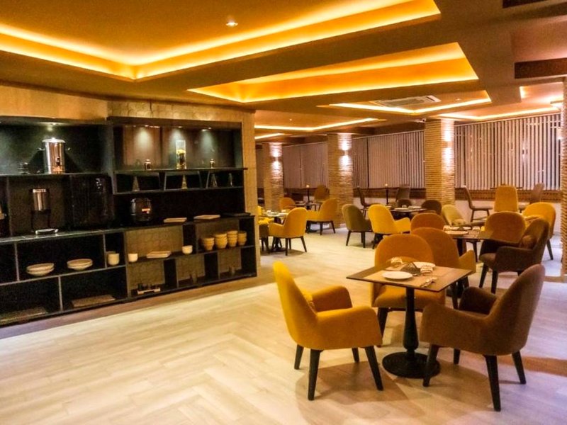 Hotel Golden Floraの写真