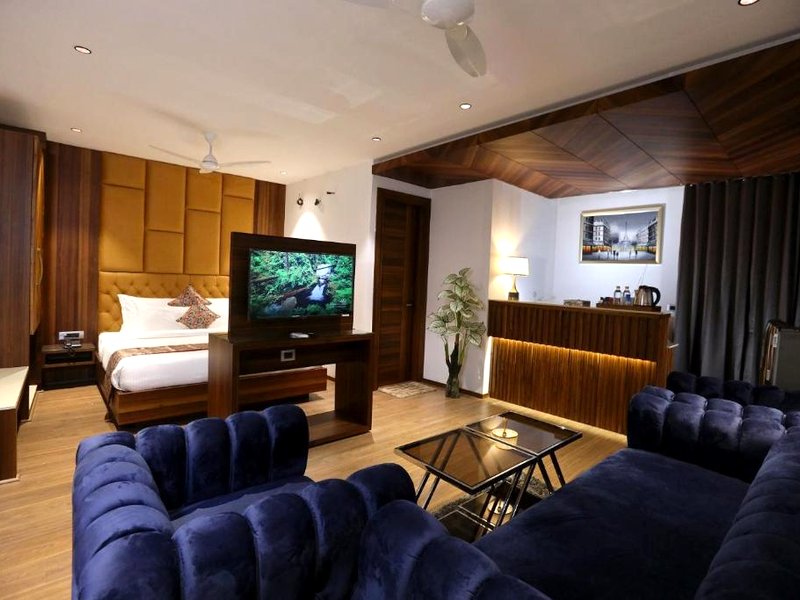 ROYAL LALIT Grand Hotelの写真