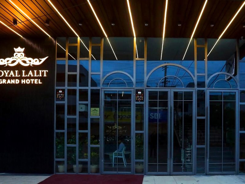 ROYAL LALIT Grand Hotelの写真