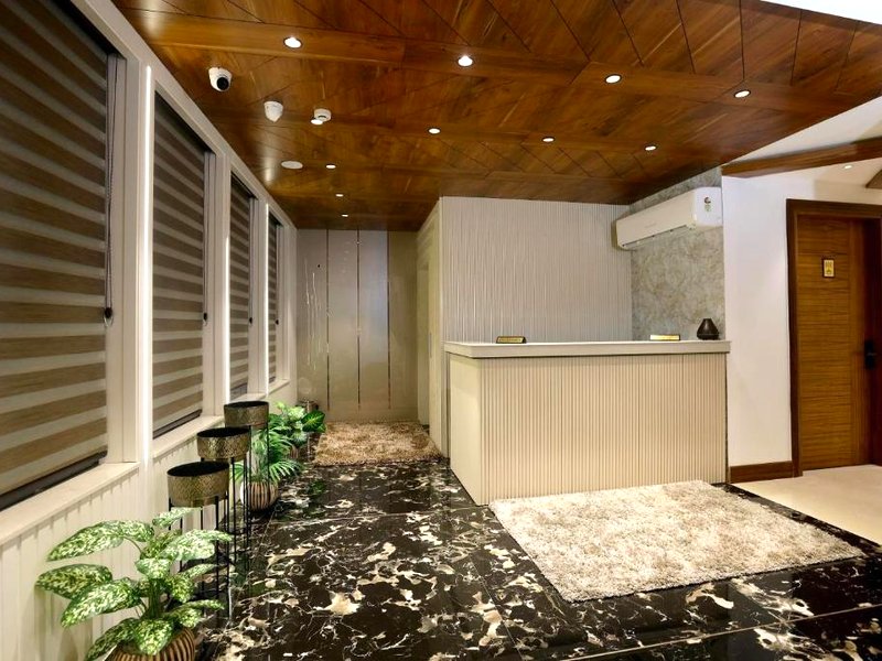 ROYAL LALIT Grand Hotelの写真