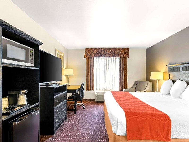 Best Western Legacy Inn and Suites Beloit-South Beloitの写真