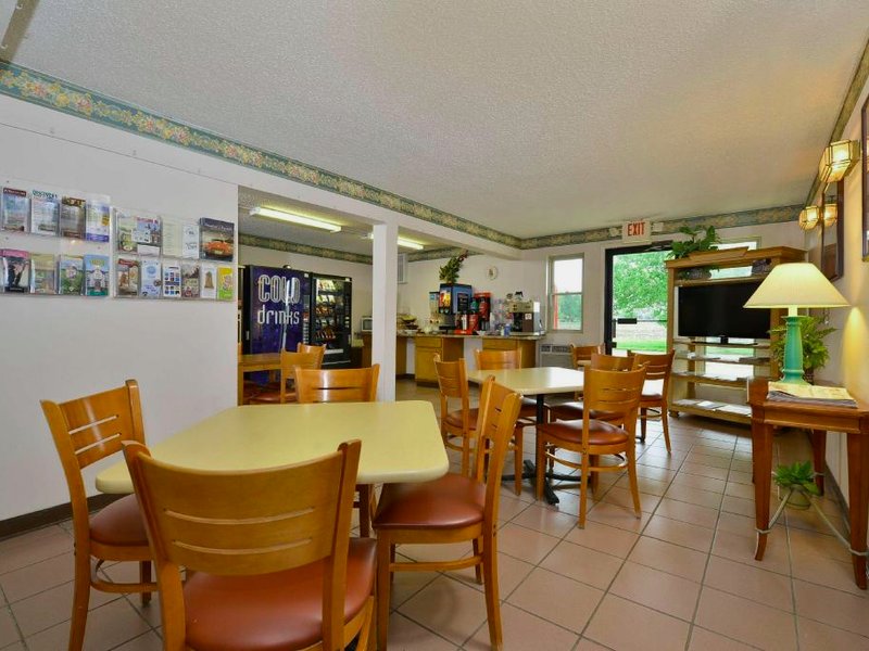 アメリカズ ベスト バリュー イン デケーター IL (Americas Best Value Inn Decatur, IL)の写真