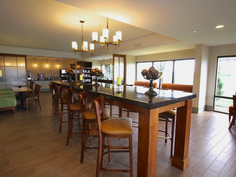 Country Inn & Suites by Radisson, Sandusky South, OHの写真