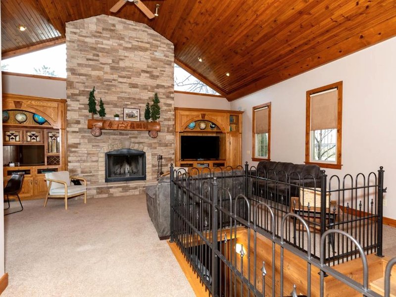 Charming School House with Large Poolの写真