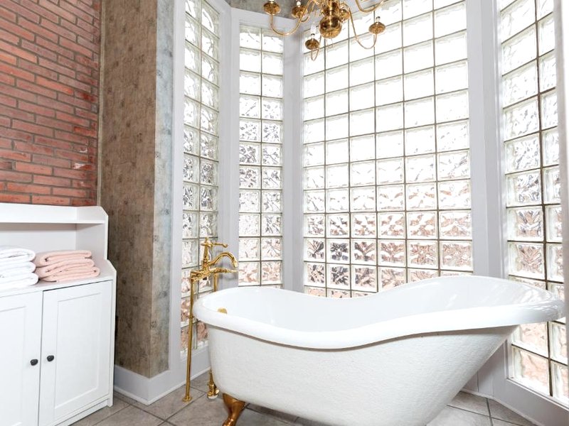 Charming School House with Large Poolの写真