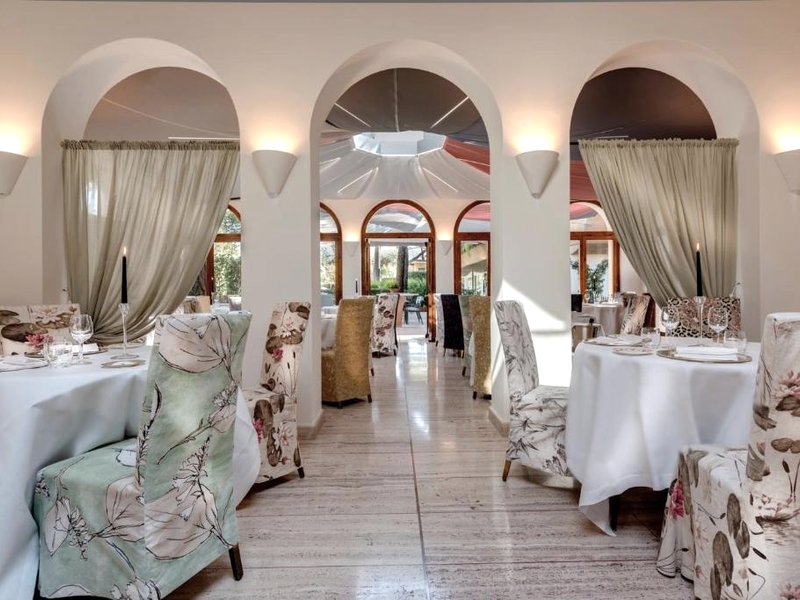 Augustus Hotel and Resortの写真