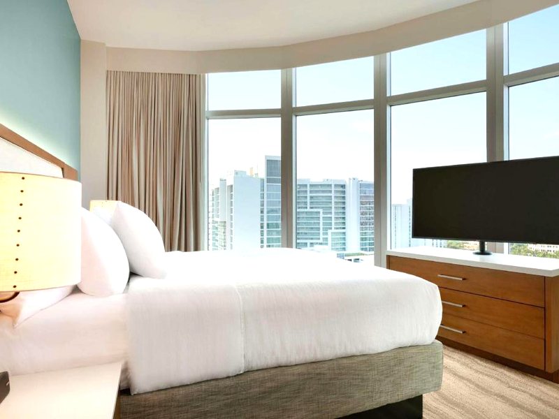 エンバシー スイーツ バイ ヒルトン サラソータ (Embassy Suites by Hilton Sarasota)の写真