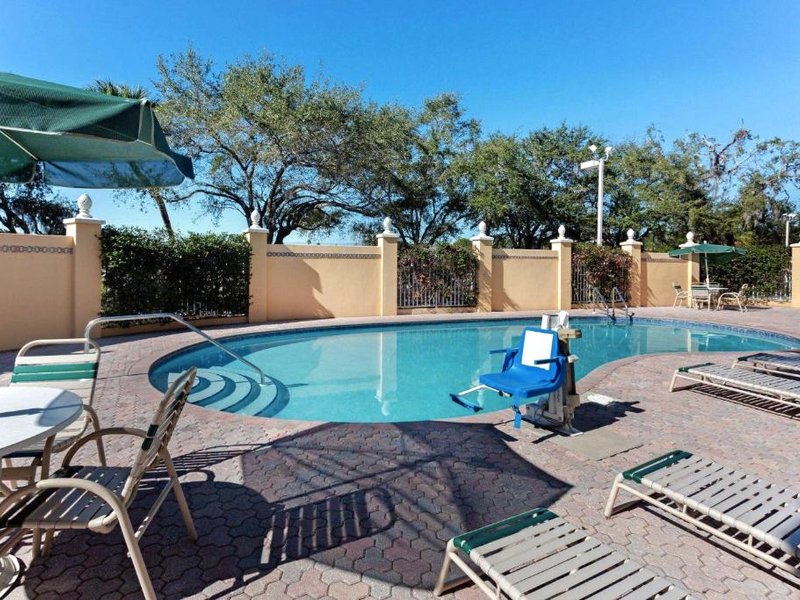 La Quinta Inn & Suites by Wyndham Sarasota Downtownの写真
