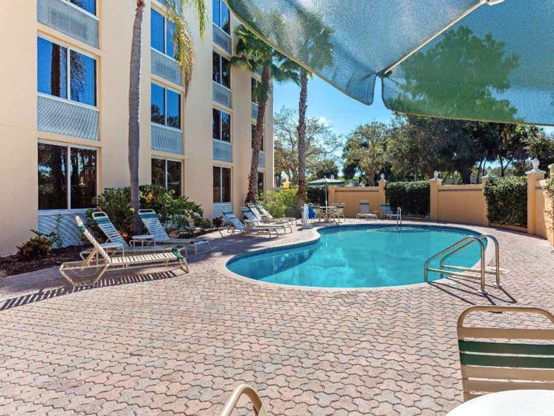 La Quinta Inn & Suites by Wyndham Sarasota Downtownの写真