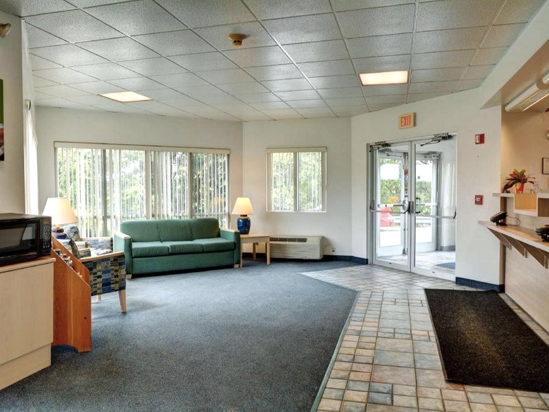 Motel6 Warwick, RI - Providence Airport - I-95の写真