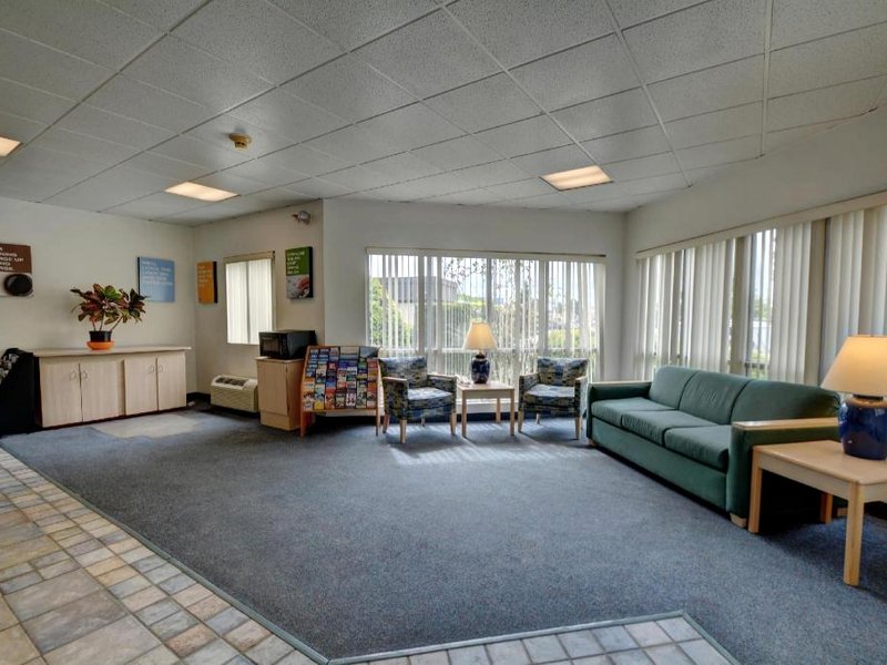 Motel6 Warwick, RI - Providence Airport - I-95の写真