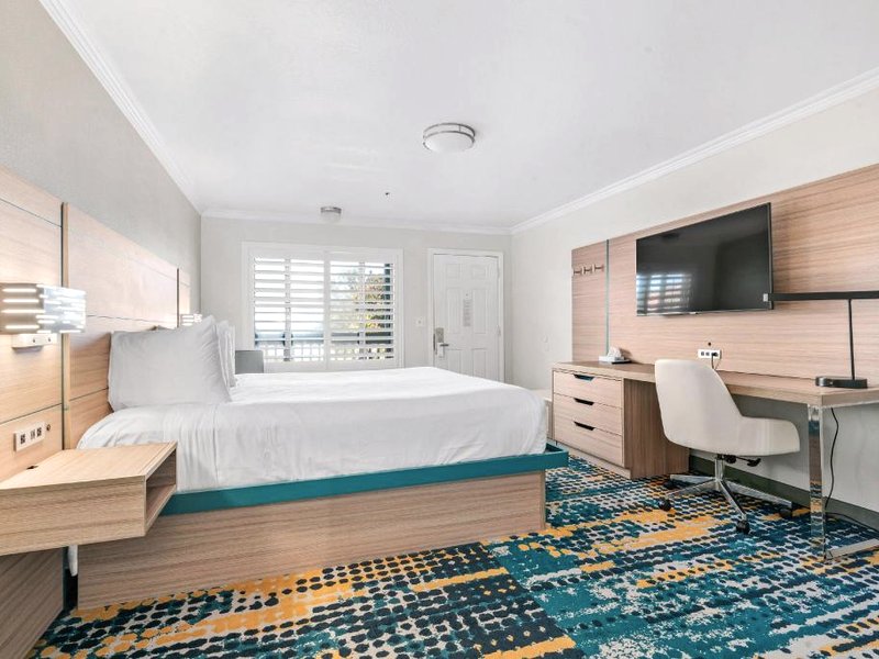 パシフィック ショアーズ イン (Pacific Shores Inn)の写真