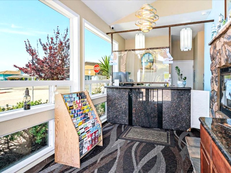 パシフィック ショアーズ イン (Pacific Shores Inn)の写真