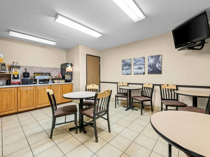 スーパー 8 バイ ウインダム アレキサンドリア MN (Super 8 By Wyndham Alexandria Mn)の写真