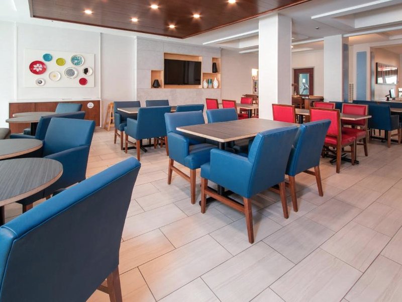 Holiday Inn Express Hotel And Suites Tupelo By IHGの写真