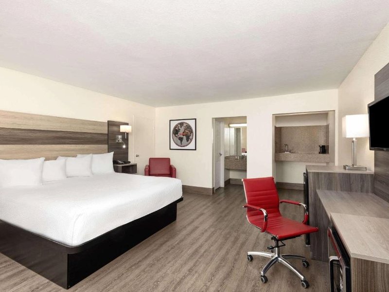 ラマダ バイ ウィンダム キングマン (Ramada by Wyndham Kingman)の写真