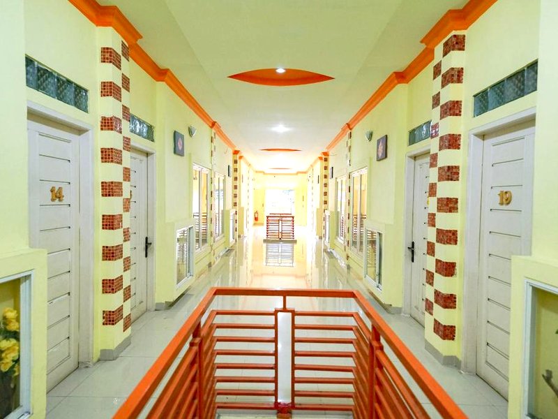 RedDoorz Plus @ Jalan FL Lumban Tobing Sibolgaの写真