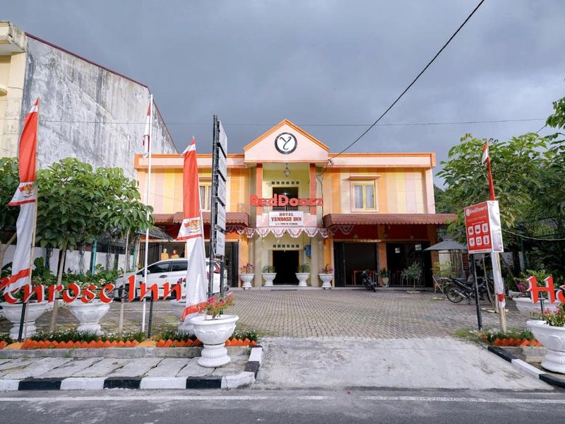 RedDoorz Plus @ Jalan FL Lumban Tobing Sibolgaの写真