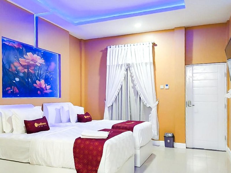 RedDoorz Premium Hotel Sopo Holong Sibolgaの写真