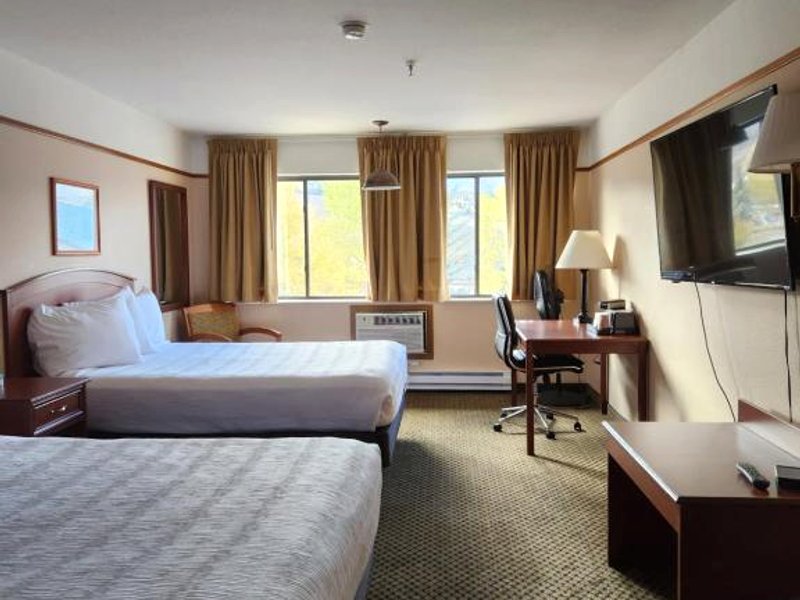 ラグジュアリー イン&スイーツ (Luxury Inn & Suites)の写真