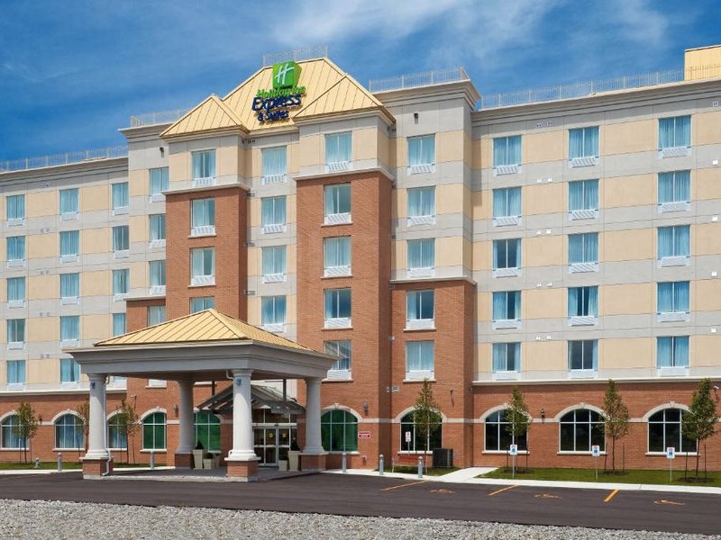 ホリデイ イン エクスプレス ホテル ＆ スイーツ クラリントン ボウマンビル バイ IHG (Holiday Inn Express Hotel & Suites Clarington - Bowmanville By IHG)の写真