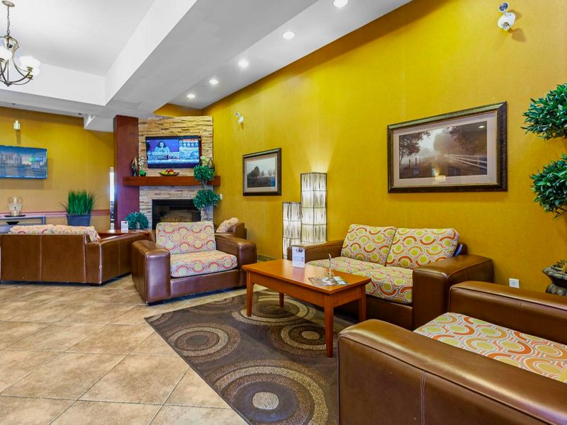 ホリデイ イン エクスプレス ホテル ＆ スイーツ クラリントン ボウマンビル バイ IHG (Holiday Inn Express Hotel & Suites Clarington - Bowmanville By IHG)の写真