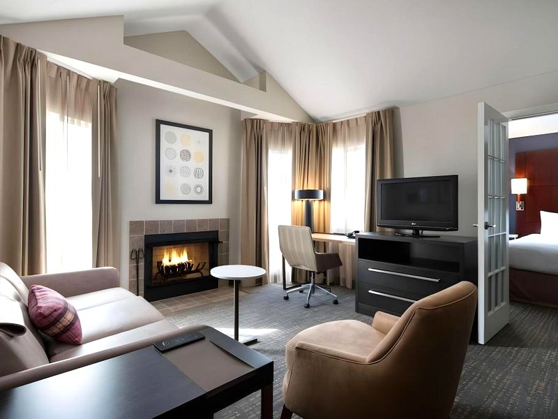 ソネスタ ES スイーツ ハンティントン ビーチ ファウンテン バレー (Sonesta ES Suites Huntington Beach Fountain Valley)の写真