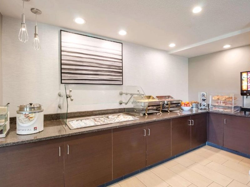 ソネスタ ES スイーツ ハンティントン ビーチ ファウンテン バレー (Sonesta ES Suites Huntington Beach Fountain Valley)の写真